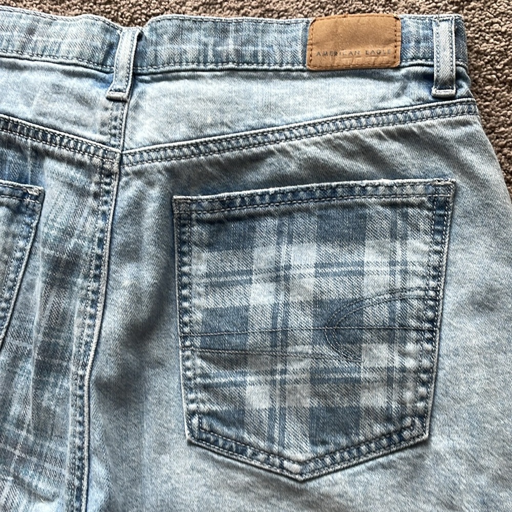 American Eagle Highest Rise Mom Short Light Blue‎ Plaid Jean Shorts - Picture 6 of 9